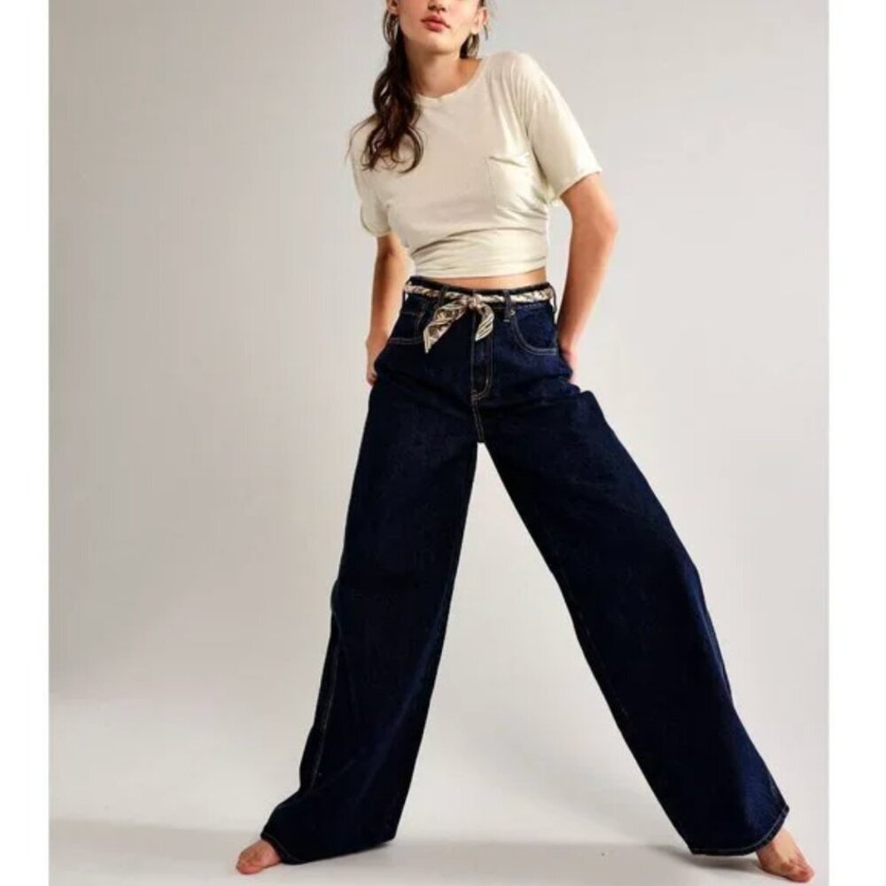 FREE PEOPLE NWT Vella Tee / White Swan - small - Picture 7 of 11